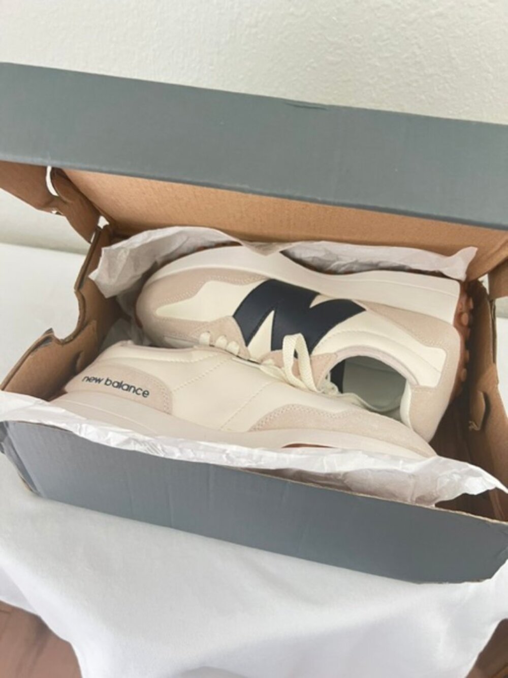 New Balance Women's 327 Shoes - Picture 6 of 8